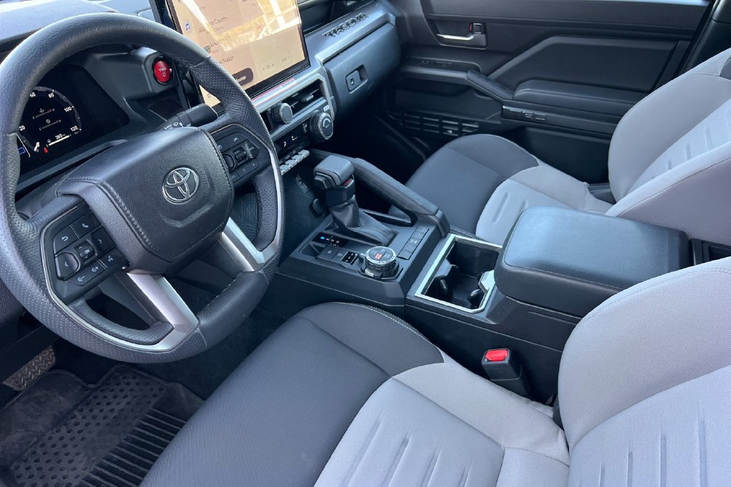 Certified 2025 Toyota Tacoma TRD Off-Road AWD/4WD image 12