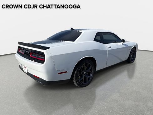 Certified 2018 Dodge Challenger R/T Scat Pack RWD image 4