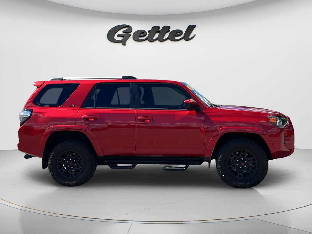Used 2024 Toyota 4Runner SR5 AWD/4WD image 4