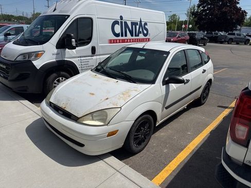 Used 2003 Ford Focus ZX5 Hatchback FWD image 1