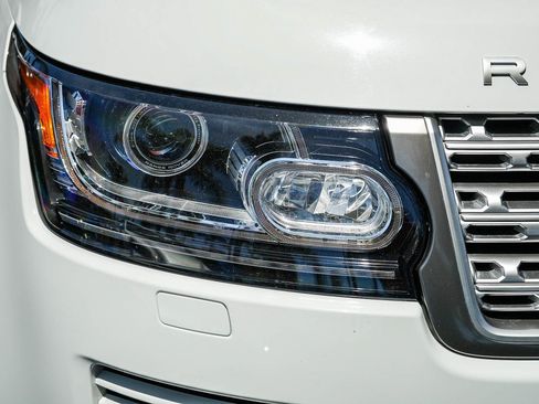 Used 2017 Land Rover Range Rover Supercharged AWD/4WD image 8