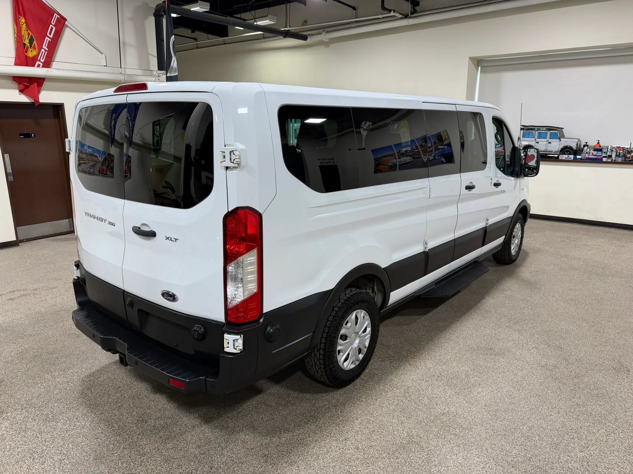 Used 2019 Ford Transit 350 XLT RWD image 8