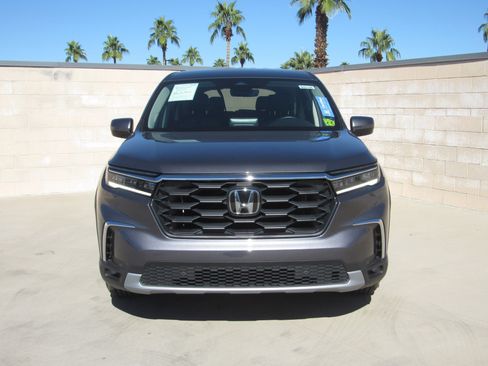 Certified 2025 Honda Pilot EX-L image 3