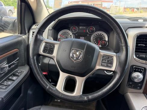 Used 2015 RAM 1500 Laramie w/ Convenience Group AWD/4WD image 9