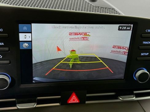 Certified 2024 Hyundai Elantra SE image 6