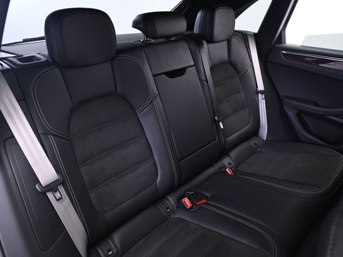 Used 2026 Porsche Macan GTS image 19