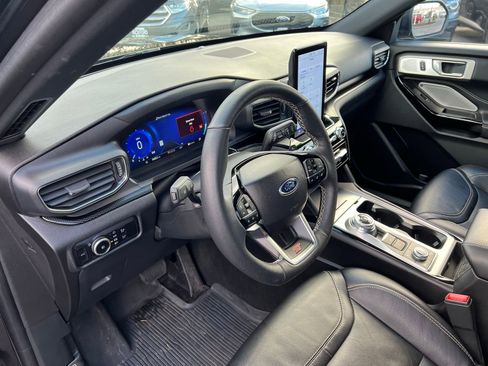 Used 2023 Ford Explorer ST w/ Technology Package image 11