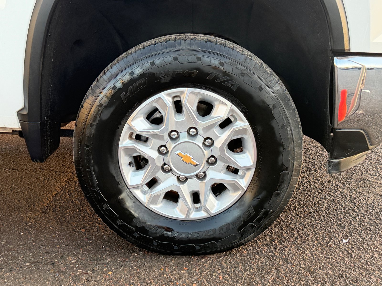 Used 2024 Chevrolet Silverado 2500 LT AWD/4WD image 30