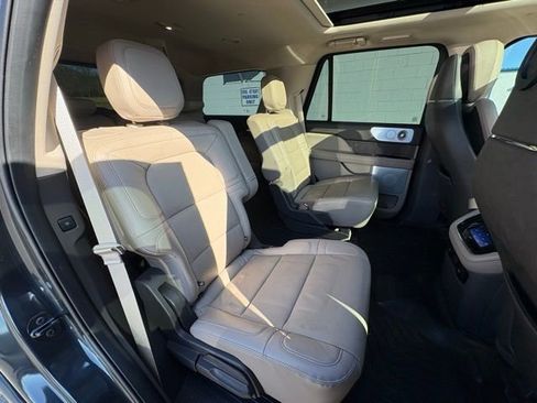 Used 2022 Lincoln Navigator Reserve image 31