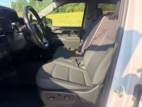 Used 2025 Chevrolet Silverado 1500 LT AWD/4WD image 28