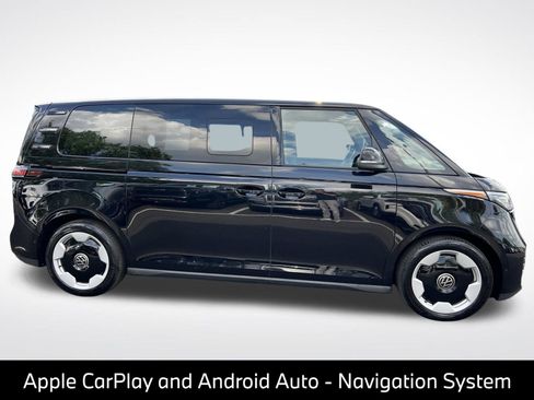Used 2025 Volkswagen ID. Buzz Pro S RWD image 10