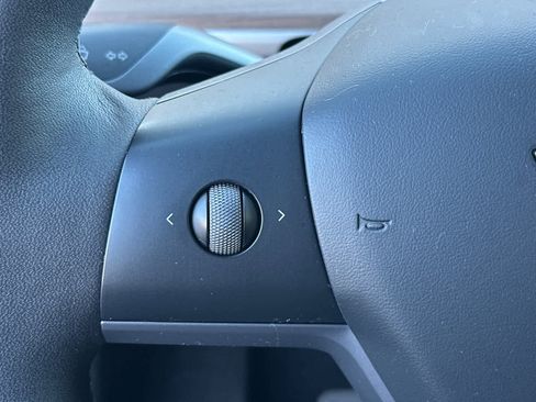 Used 2024 Tesla Model Y Long Range image 25