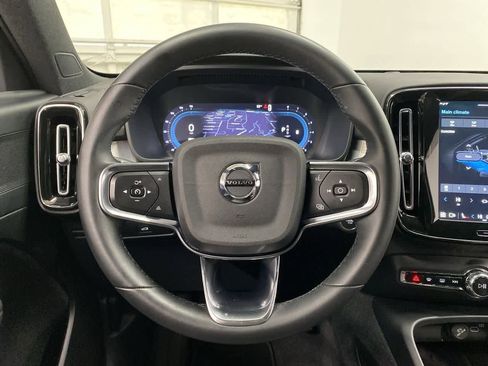 Used 2024 Volvo XC40 B5 Core image 20
