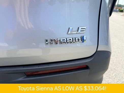 Used 2022 Toyota Sienna LE FWD image 19