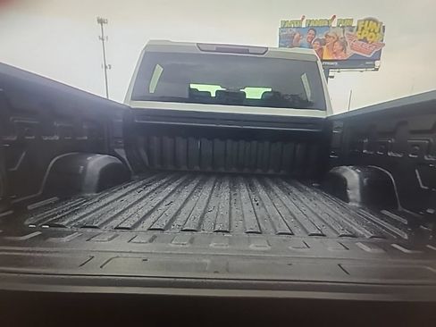 Used 2025 Chevrolet Silverado 2500 LT w/ Convenience Package AWD/4WD image 9