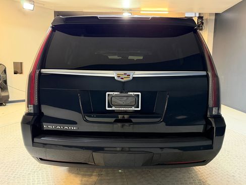 Used 2020 Cadillac Escalade ESV Premium Luxury AWD/4WD image 9