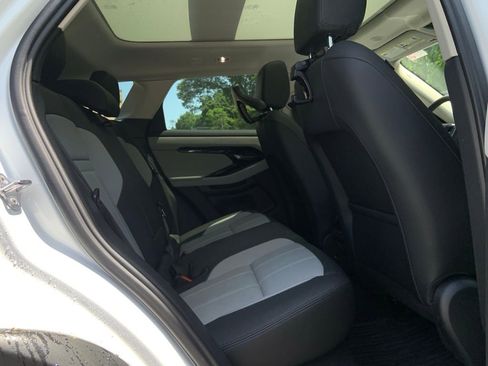 Certified 2024 Land Rover Range Rover Evoque Dynamic SE image 17