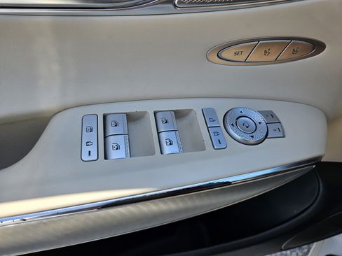 Used 2023 Genesis GV70 2.5T w/ Select Package AWD/4WD image 31