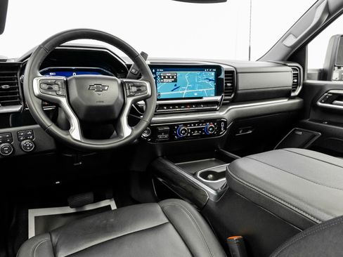 Used 2025 Chevrolet Silverado 2500 LTZ w/ LTZ Plus Package image 39