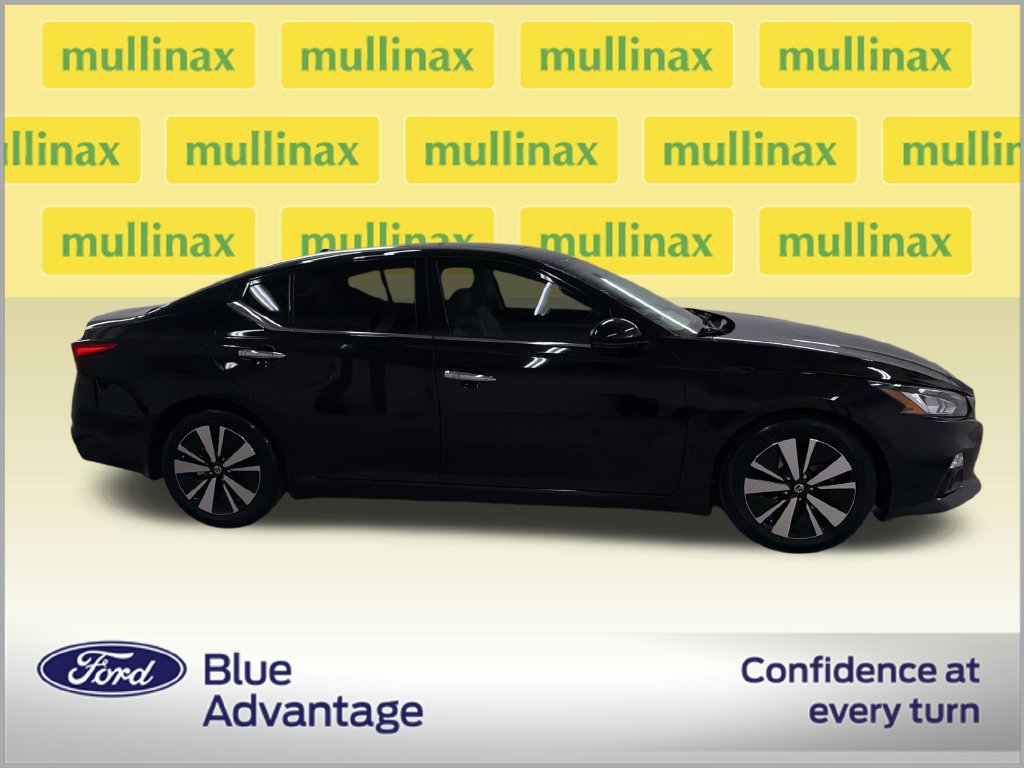 Used 2020 Nissan Altima 2.5 SL FWD image 2