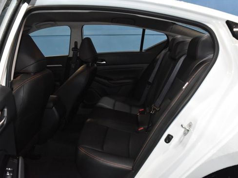 Certified 2025 Nissan Altima 2.5 SR image 18