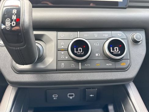 Used 2020 Land Rover Defender 110 X AWD/4WD image 17