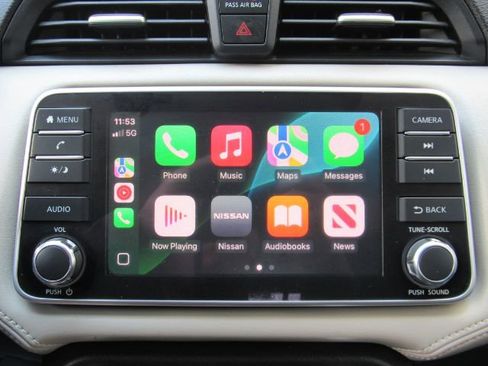 Used 2020 Nissan Versa SV image 38