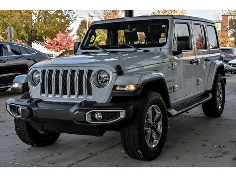 Used 2020 Jeep Wrangler Unlimited Sahara image 3