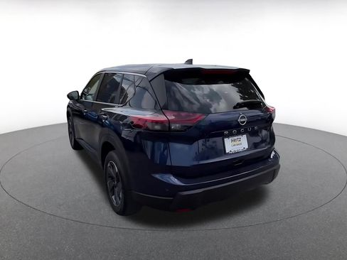 Used 2025 Nissan Rogue SV FWD image 11