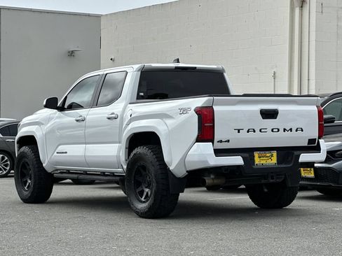 Used 2024 Toyota Tacoma TRD Sport AWD/4WD image 5