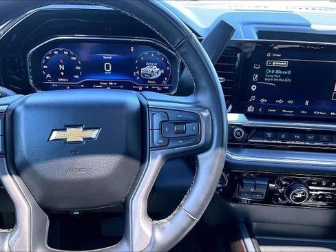 Used 2025 Chevrolet Silverado 2500 High Country w/ Technology Package AWD/4WD image 13