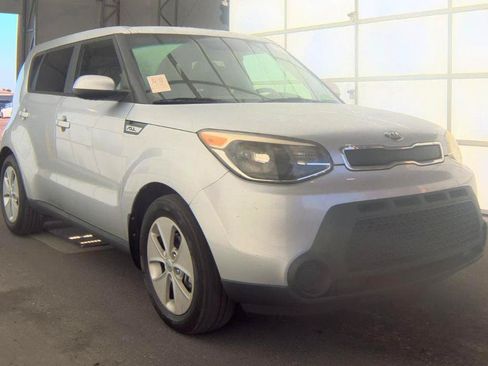 Used 2015 Kia Soul FWD image 3