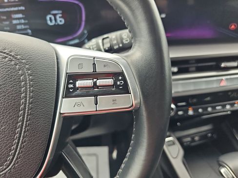 Used 2025 Kia Telluride S FWD image 24
