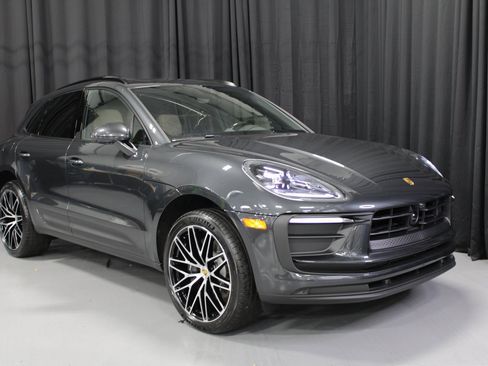 New 2026 Porsche Macan image 9