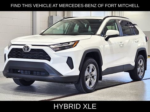 Used 2025 Toyota RAV4 XLE AWD/4WD image 1