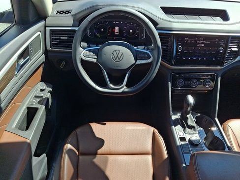Used 2023 Volkswagen Atlas SE AWD/4WD image 12