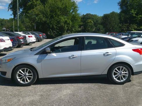 Used 2015 Ford Focus SE FWD image 11