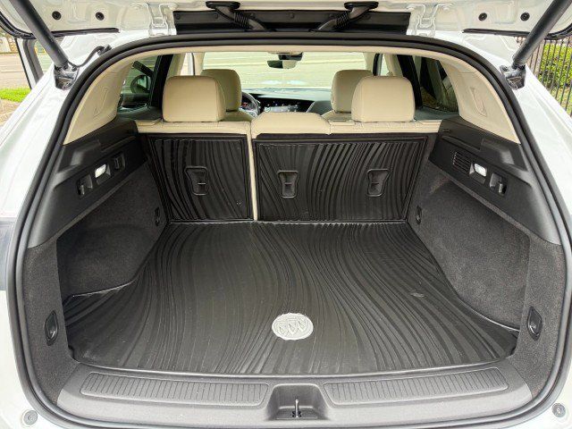 Used 2023 Buick Envision Avenir AWD/4WD image 15
