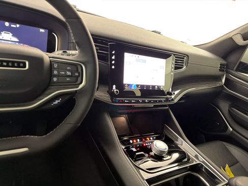 Used 2022 Jeep Wagoneer Series II image 18