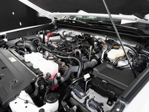 Used 2025 Toyota Tacoma Limited image 32