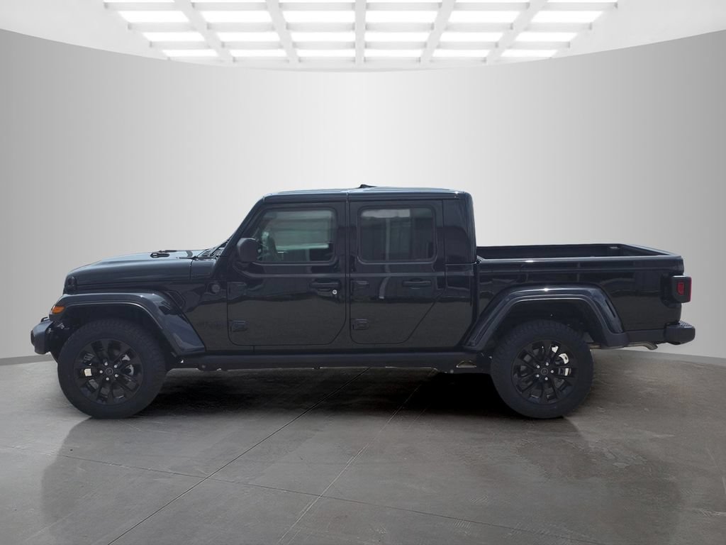 Used 2025 Jeep Gladiator Sport AWD/4WD image 5