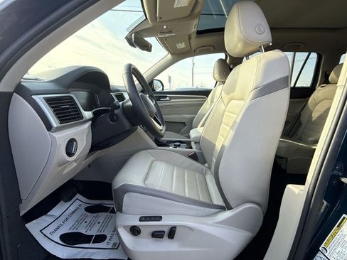 Used 2021 Volkswagen Atlas SEL Premium image 13