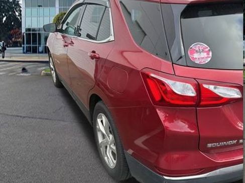 Used 2018 Chevrolet Equinox LT w/ Sun & Infotainment Package image 9