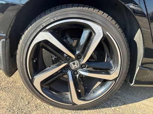 Used 2018 Honda Accord Sport image 6
