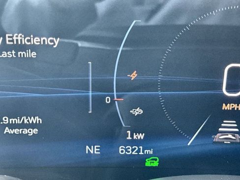 Certified 2025 Cadillac Lyriq Luxury image 12