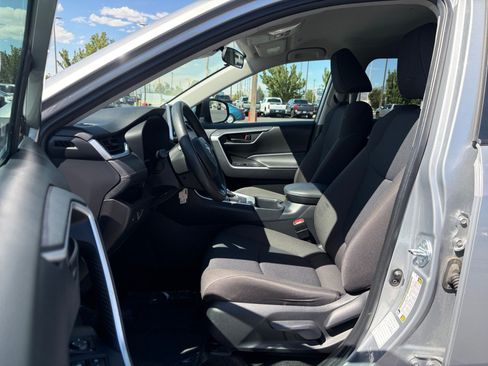 Used 2025 Toyota RAV4 LE AWD/4WD image 11