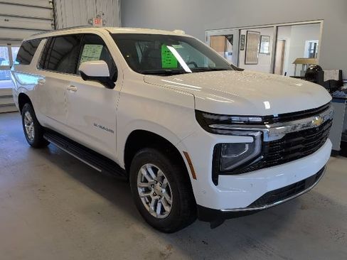 New 2026 Chevrolet Suburban LS image 5