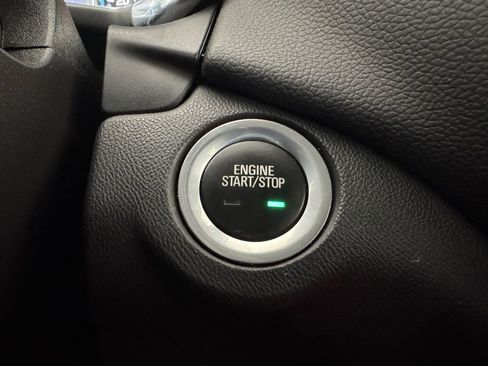 Used 2021 Chevrolet Equinox LT image 12