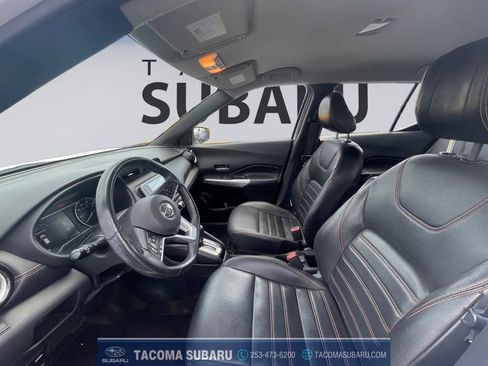 Used 2018 Nissan Kicks SR w/ Premium Package FWD image 10