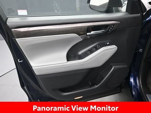Certified 2024 Toyota Highlander Limited AWD/4WD image 16